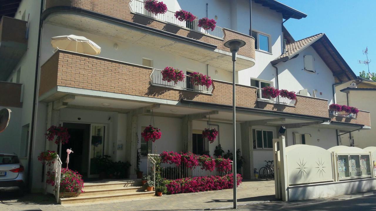 Residence Onda Blu Cervia Exterior photo