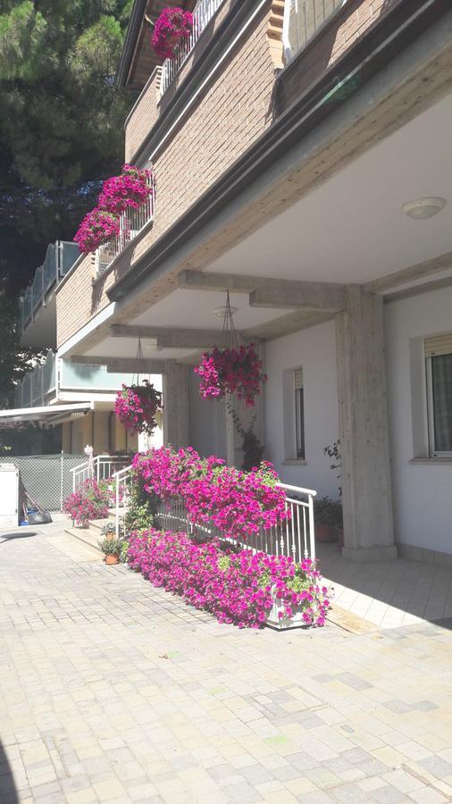 Residence Onda Blu Cervia Exterior photo